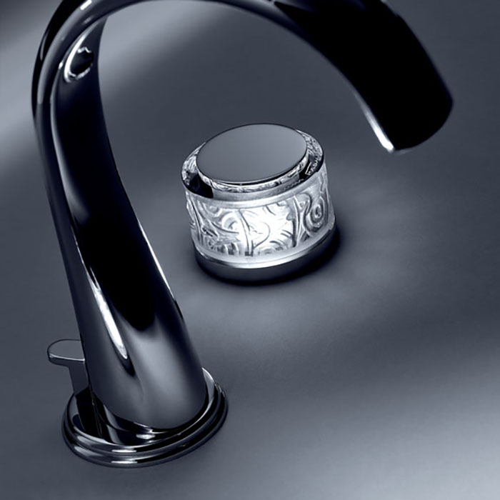 THG Paradise Смеситель для раковины на 3 отверстия, ручки с подсветкой, с донным клапаном, цвет: хром