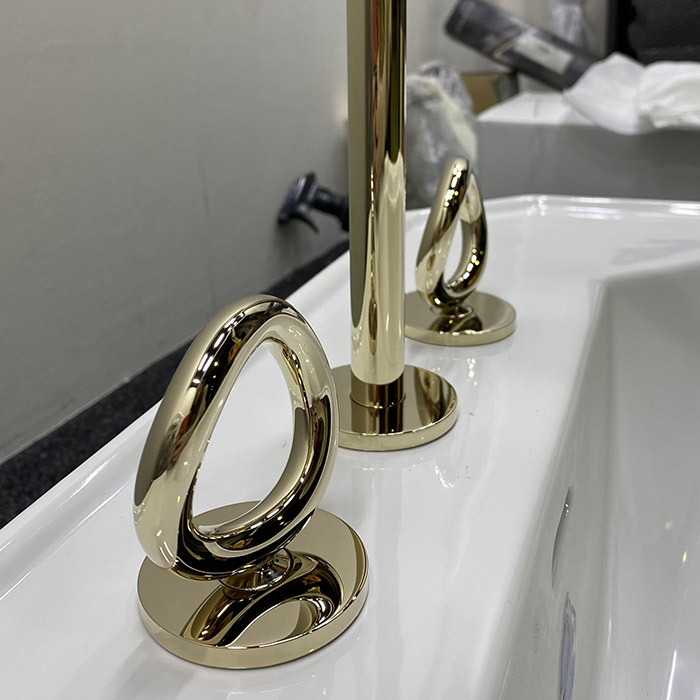 THG Collection O Смеситель для раковины, 3 отв., с донным клапаном,  цвет: Soft gold