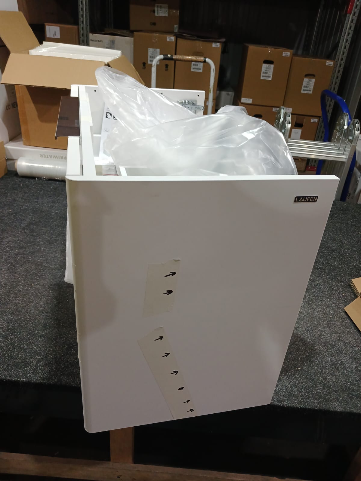 Laufen Base База с раковиной 73.5х39х53см., подвесная, с 2 ящиками, цвет: белый матовый (уценена из-за дефекта)