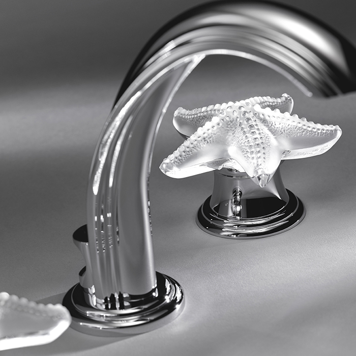 THG Oceania Смеситель для раковины на 3 отверстия, ручки с подсветкой, с донным клапаном, цвет: хром