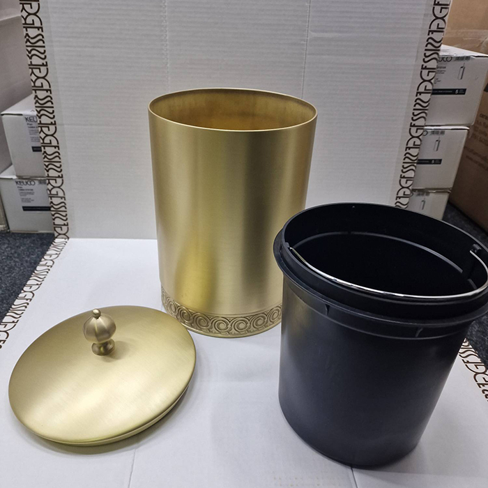 3SC Bally Ведро Ø22х30см., с крышкой, ручка Zar, цвет: Matt Satin Brass