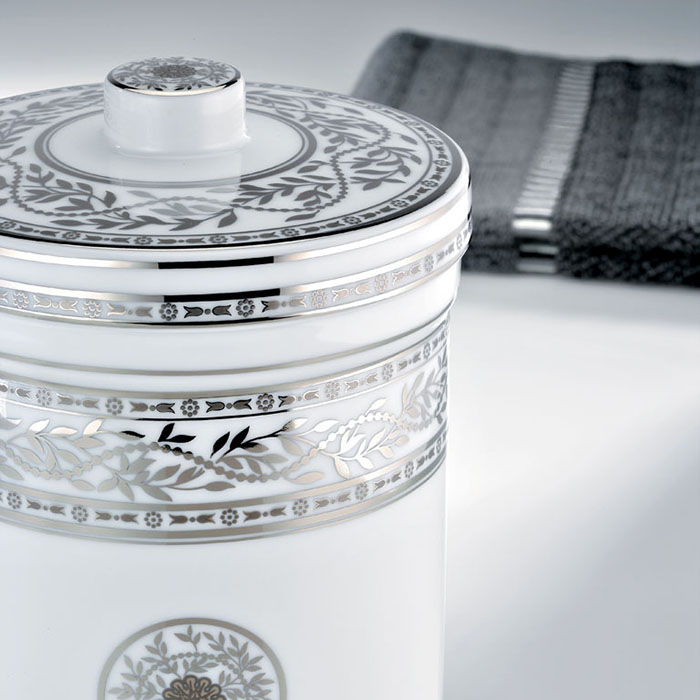 THG MARQUISE BLANC DECOR PLATINE Банка керамическая с крышкой, настольная, декор платина, цвет: белый