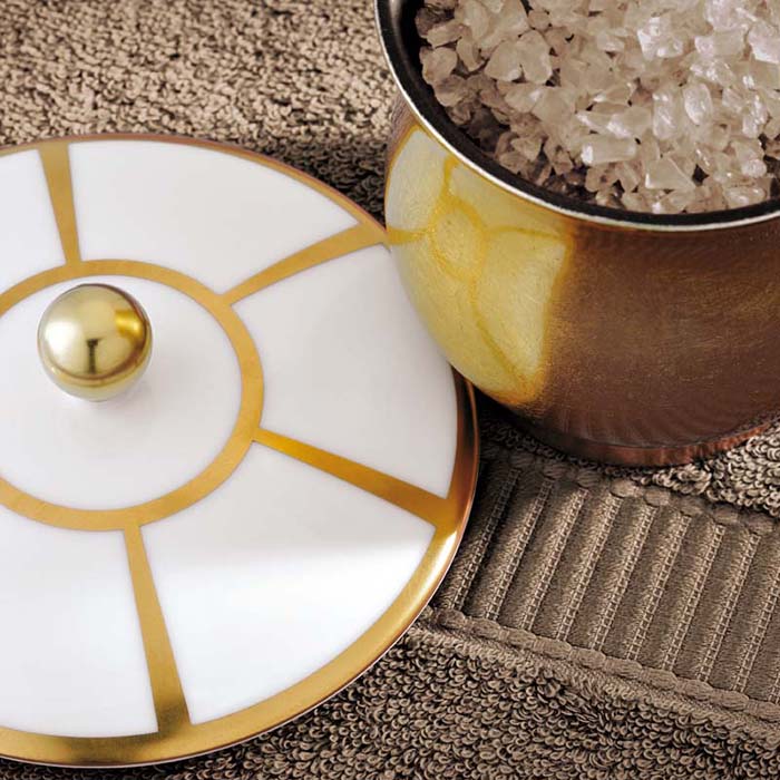 THG ITHAQUE DECOR OR Китайская лакированная коробка с белой керамической крышкой Ø180 мм., big size, декор золото, цвет: золото