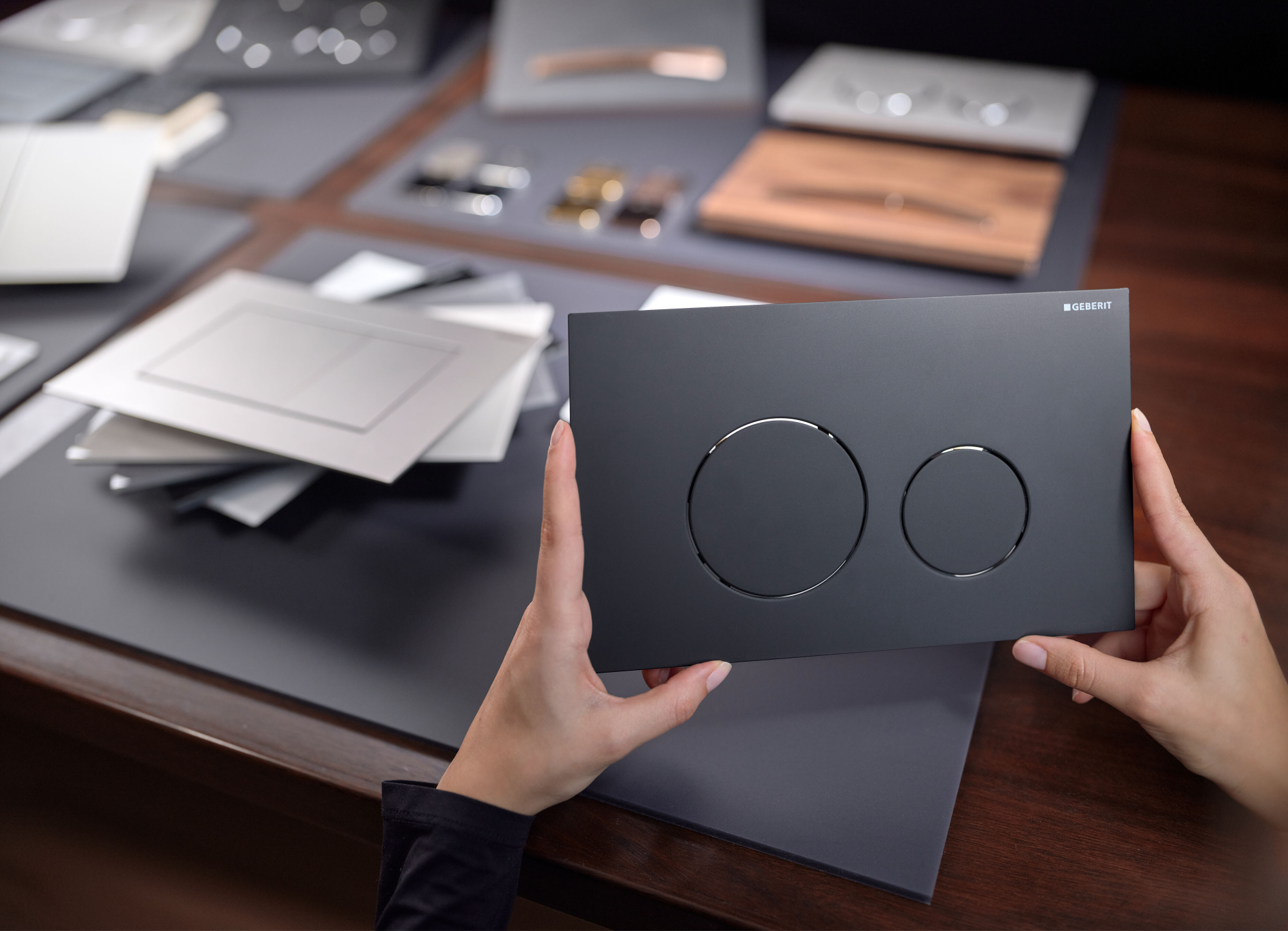 Geberit Sigma40 Клавиша для двойного смыва, круглая: Черный матовый